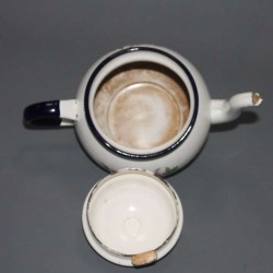 ancienne-cafetière-émaillée-decor-fleurs