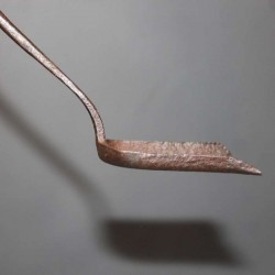 pelle-de-cheminée-en-fer-forge-et-bronze