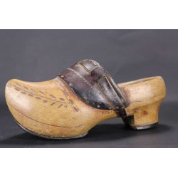 Ancienne Paire de Petits Sabot Régionales d'Enfants