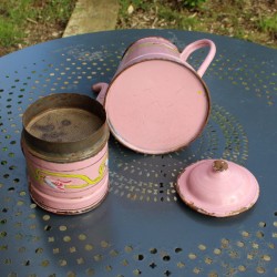 ancienne-cafetiere-emaillee-rose-fleurs