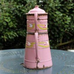 ancienne-cafetiere-emaillee-rose-annee-30