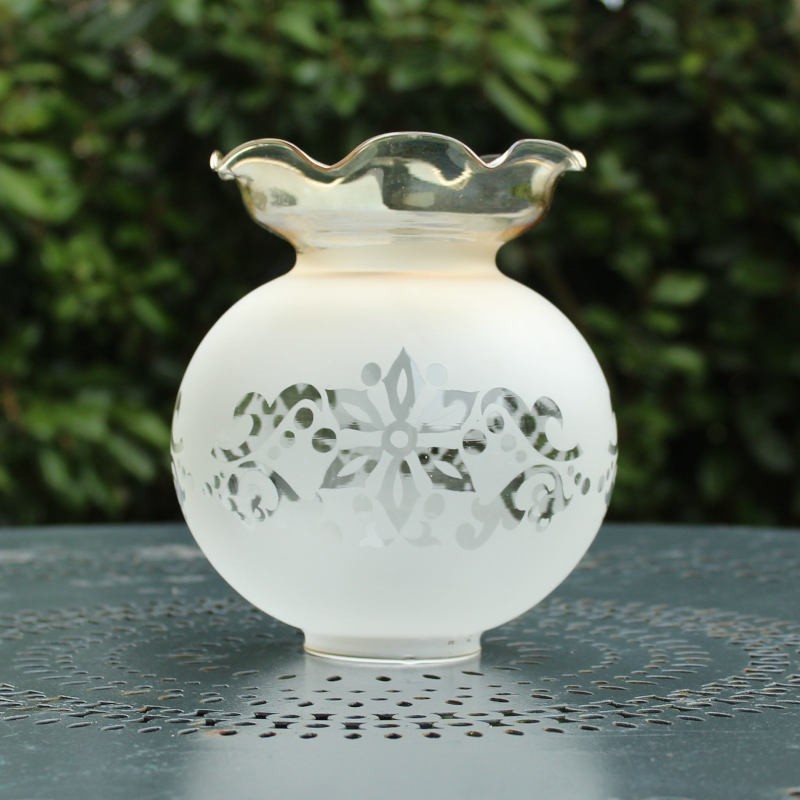 Lampe ancienne en laiton doré & abat-jour verre rose & or - Le palais des bricoles