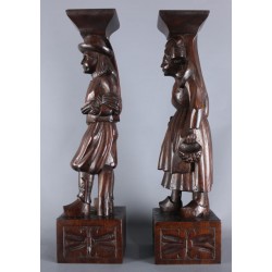 statue-personnage-bois-sculpté-costume-traditionnel-bretagne