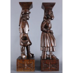 statue-personnage-bois-sculpté-costume-traditionnel-breton