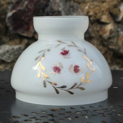 globe-abat-jour-opaline-blanc-a-fleurs-pour-lustre-ancien
