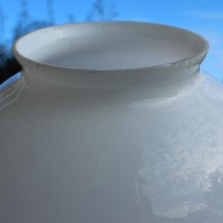 Boule-opaline-blanche-20-cm-suspension-lampe-decoration-contemporraine