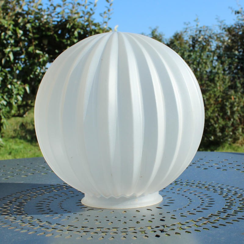 plafonnier-boule-verre-opaque-22-cm-