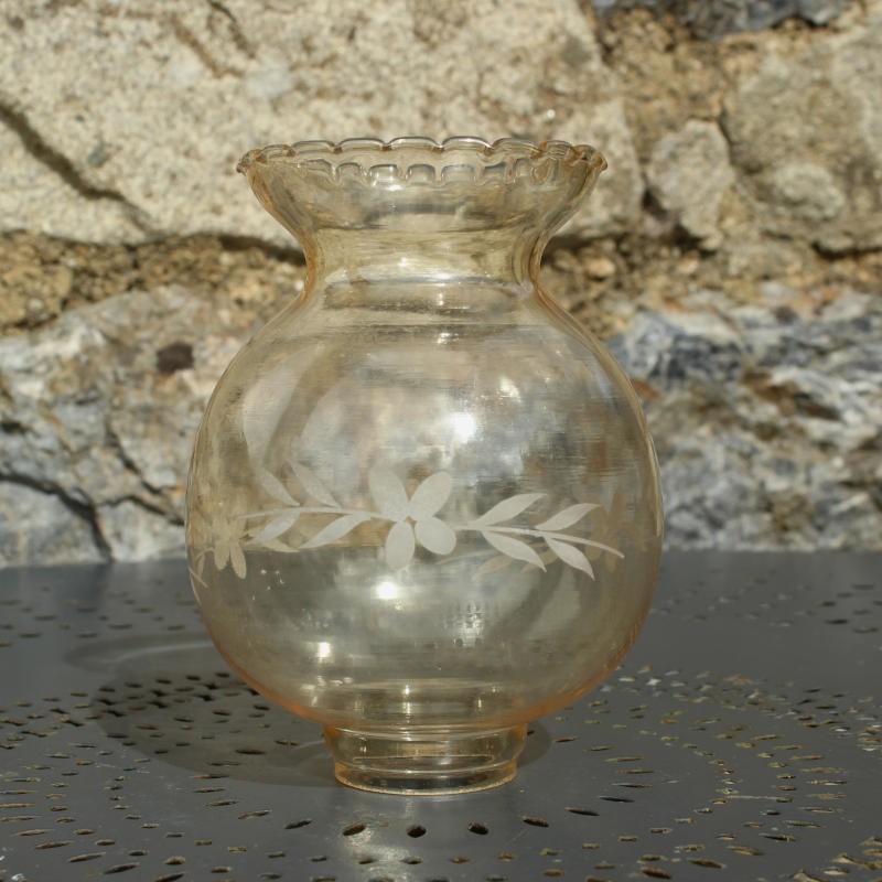 Vieux Globe De Lampe Tulipe En Verre Ambré – Vintage – Déco Luminaire Made In France