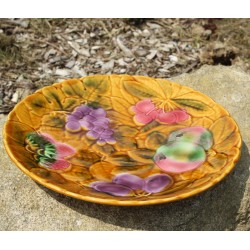 plat-rond-manufacture-de-Sarreguemines-barbotine