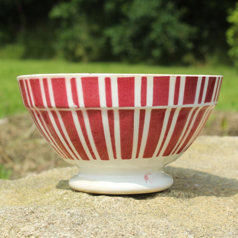 ancien-bol-manufacture-Digoin-rayures-couleur-rouge-et-blanc