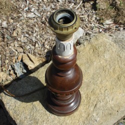 Pied de lampe en bois tourné & sculpté