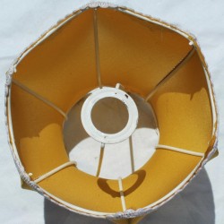 luminaire-vintage-abat-jour-jaune-galon-blanc