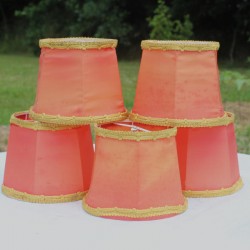 accessoire-luminaire-vintage-et-ancien-tissu-rouge