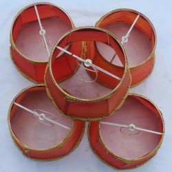 lot-abat-jour-ancien-rouge-galons-dorés