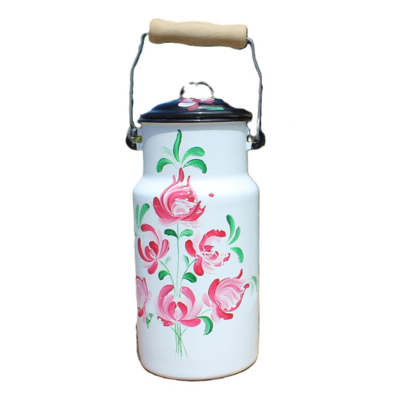 Magnifique pot à lait en tôle émaillé blanc à fleurs roses