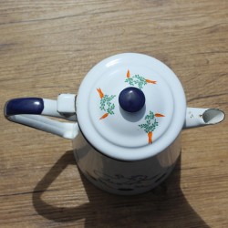 Cafetière  émaillée au décor de lapins