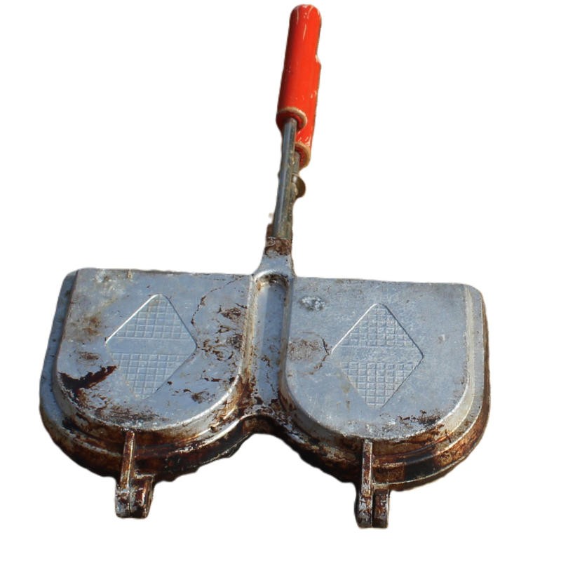 ancien appareil à croque-monsieur-double en fonte d'aluminium