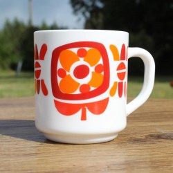 Mug en opale vintage, objet publicitaire des années 70, Mobil