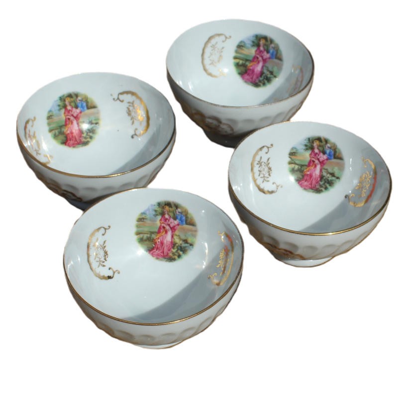 4 petits bols vintage scène galante intérieur du bol, France porcelaine