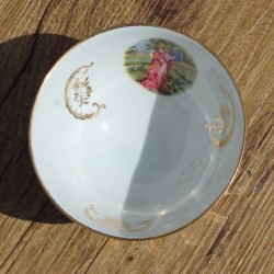 Bol scène galande et motifs dorés vintage France porcelaine