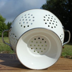 Passoire émaillée blanche vintage