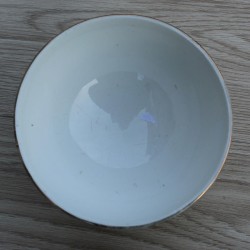 Bol en faïience au décor de fleur bleue