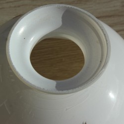 Abat-jour globe opaline blanc à fleurs diamère 13,5 cm