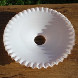 Suspension en verre opaline rose  luminaire vintage