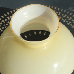 Globe verre opaline jaune d'or , globe de remplacement pour luminaire vintage
