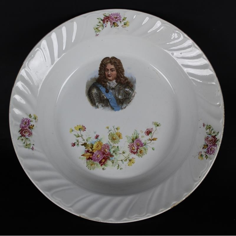 plat-creux-faience-sarreguemines-vaisselle-ancienne-philippe-d-orleans-
