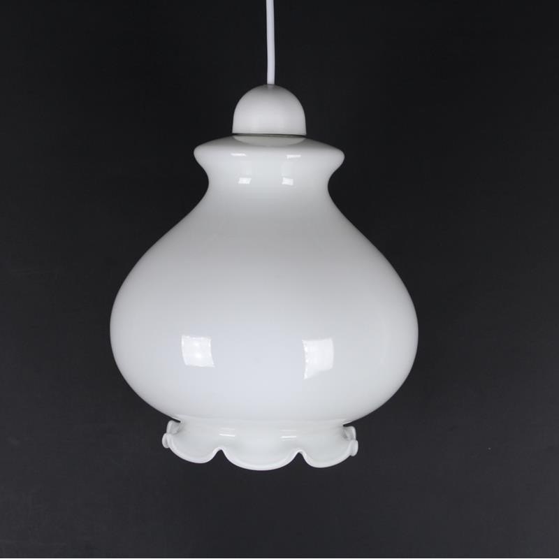 suspension-opaline-blanc-20eme-siecle
