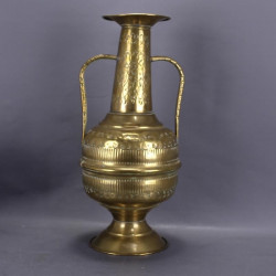 vase-en-laiton-avec-anses-poignees-20eme-siecle