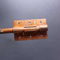 antique-bolt-in-wrought-iron