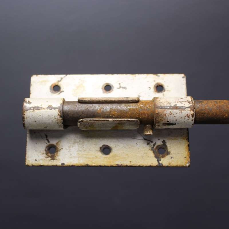 Targette-ancienne-clenche-en-fer-forgé