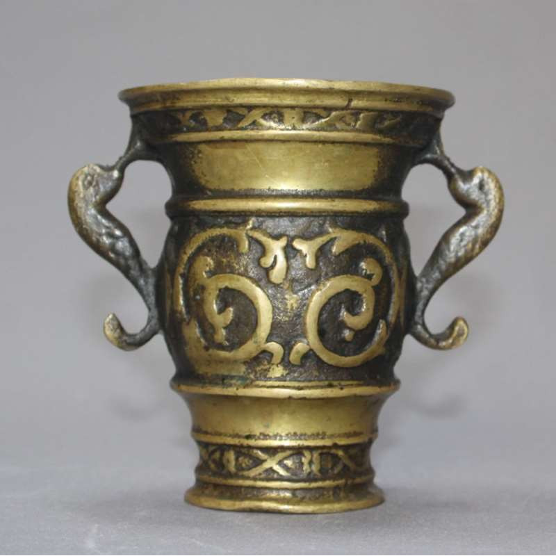 ancien mortier d'apothicaire en bronze