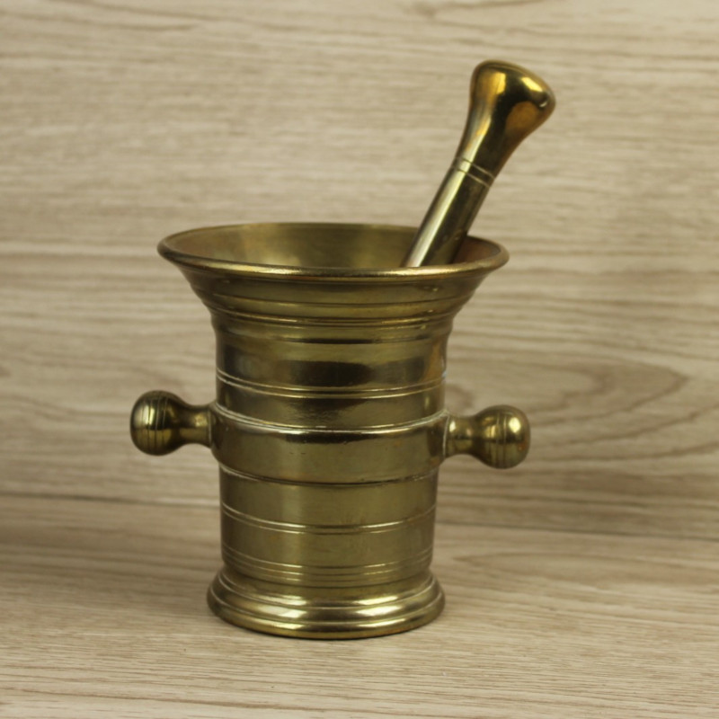 mortier-et-pilon-bronze-ou-laiton-apothicaire