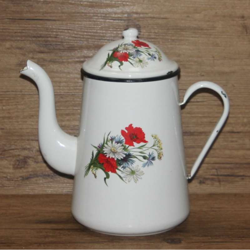 Cafetière vintage en tôle émaillée